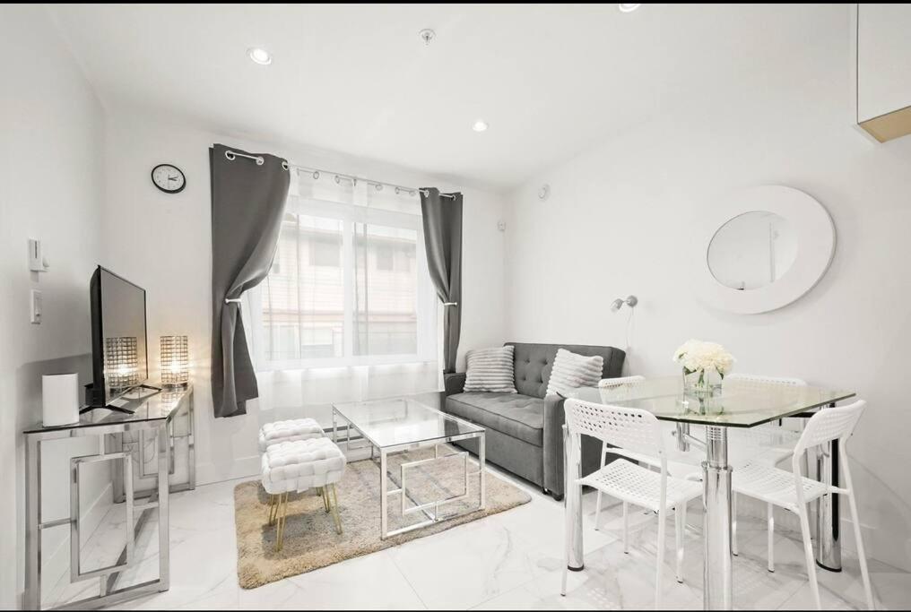 Entire New Cozy And Modern 2-Storey House Vancouver Ngoại thất bức ảnh