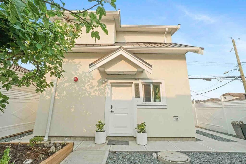 Entire New Cozy And Modern 2-Storey House Vancouver Ngoại thất bức ảnh