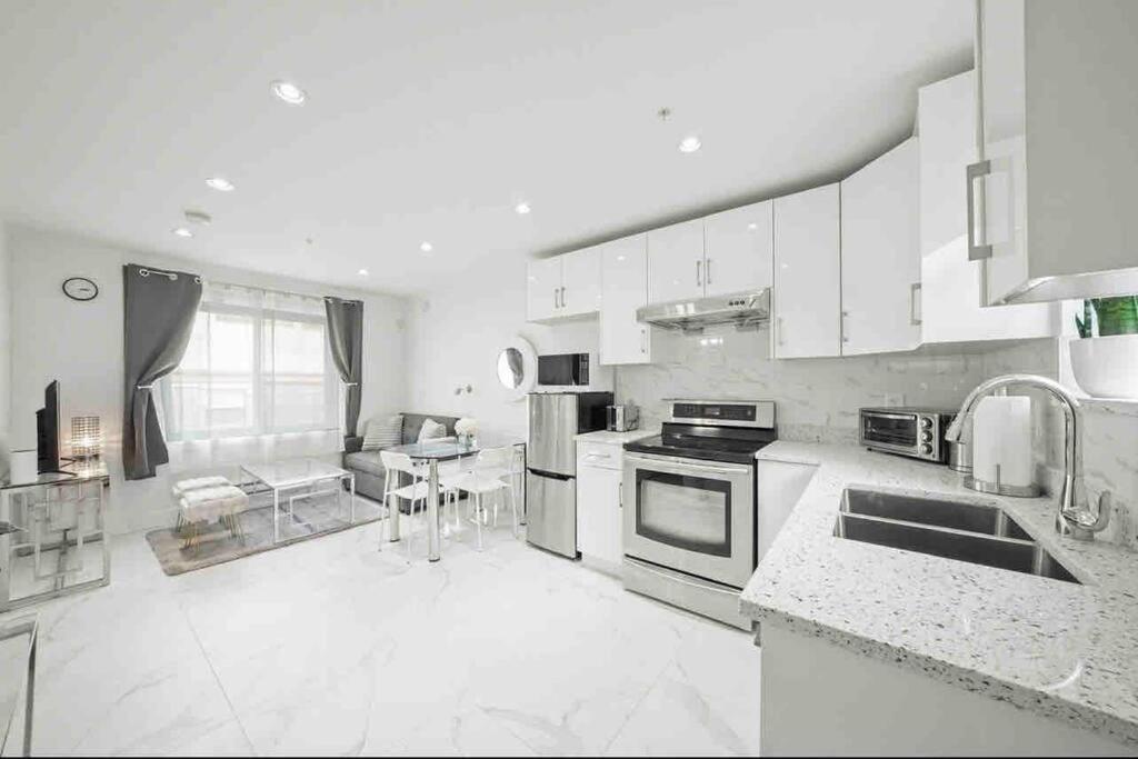 Entire New Cozy And Modern 2-Storey House Vancouver Ngoại thất bức ảnh