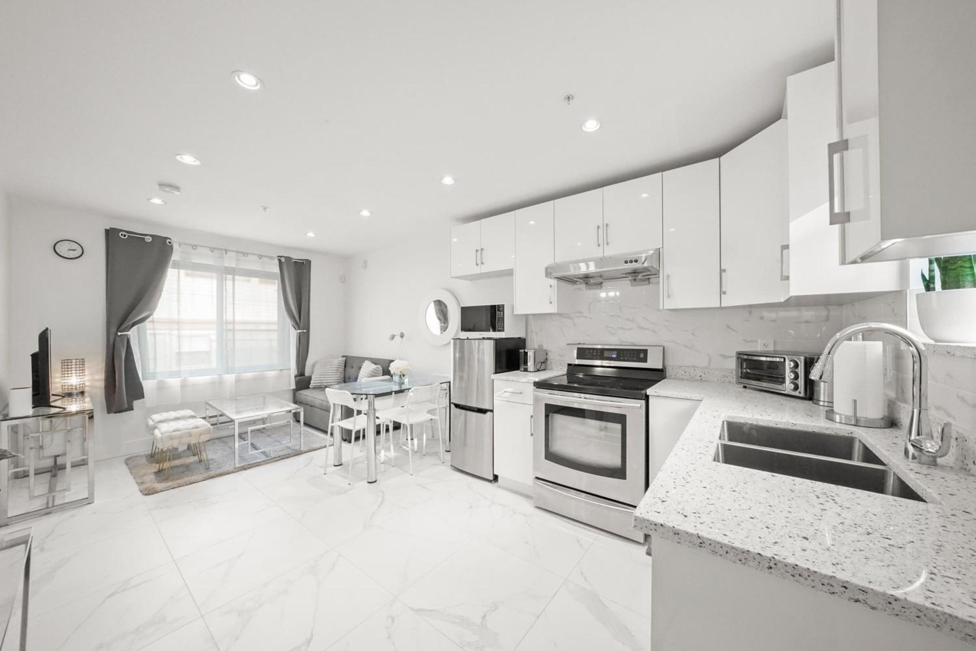 Entire New Cozy And Modern 2-Storey House Vancouver Ngoại thất bức ảnh